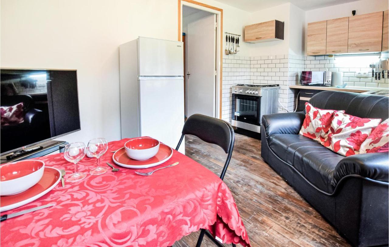 Awesome Home In Saint-Sever-Calvados With Kitchen Экстерьер фото